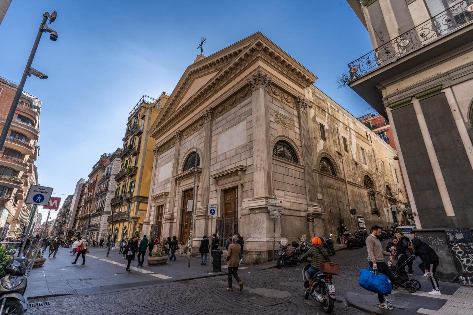 Due Porte A Toledo Naples Exterior photo